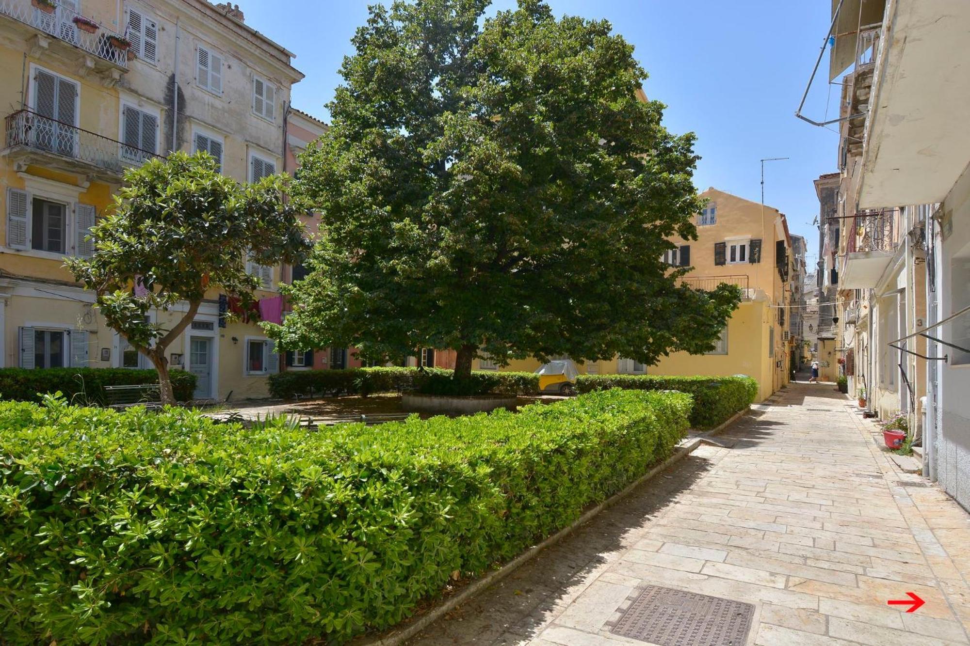 Corfu Town West * Corfu (city)